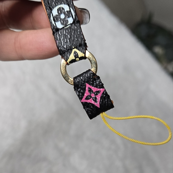 Louis Vuitton Murakami Multicolor Monogram Phone Strap - Picture 3 of 7